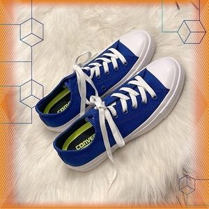 💕NWT Blue Converse Low Top Sneakers💕
